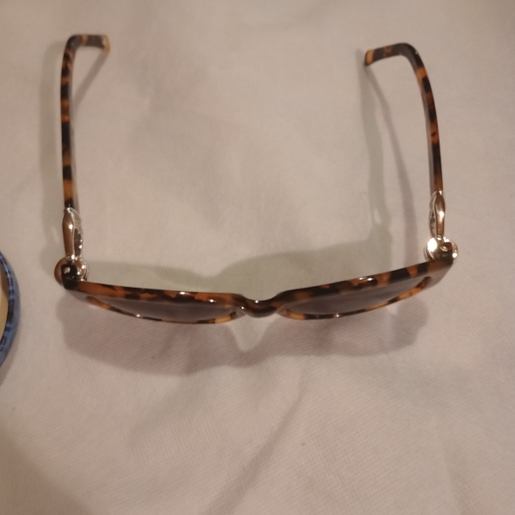 Brighton Sunglasses With Case - Picture 4 of 10